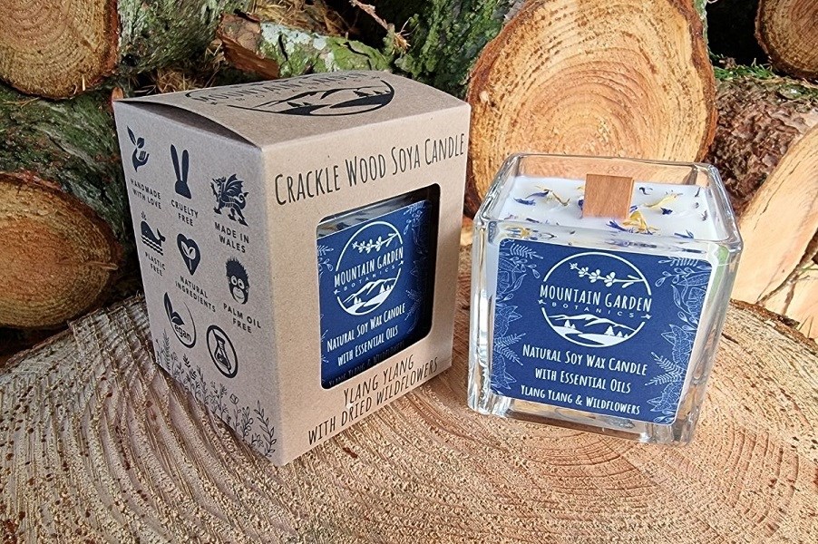 Mountain Garden Botanics Pure Essential Ylang Ylang Oil Wooden Crackle Wick Soya Candle